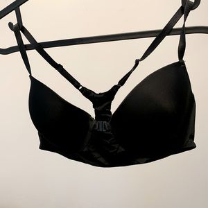 Sporty black front closure push-up bra
